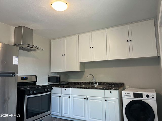 2726 E Willetta Street Apt 2, Phoenix, AZ 85008