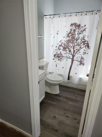 4732 SE Orange Street 2, Bacliff, TX 77518