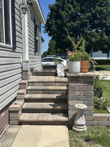 118 S Eastown Manor, Elkhorn, WI 53121