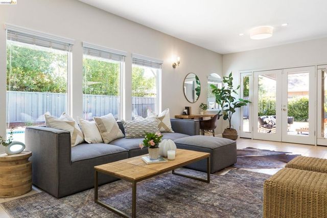255 Evelyn Dr, Pleasant Hill, CA 94523