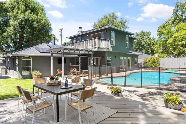 255 Evelyn Dr, Pleasant Hill, CA 94523