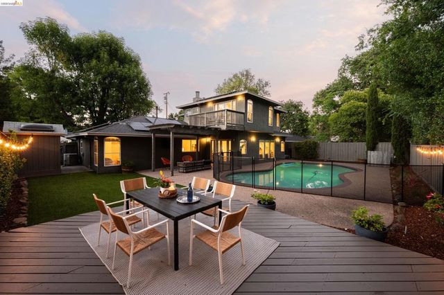 255 Evelyn Dr, Pleasant Hill, CA 94523