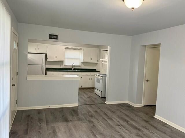1644 E Goulson Avenue, Hazel Park, MI 48030