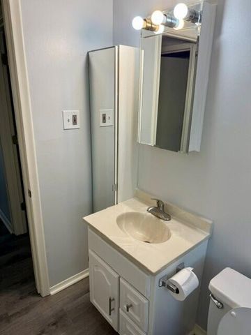 1644 E Goulson Avenue, Hazel Park, MI 48030