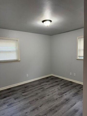 1644 E Goulson Avenue, Hazel Park, MI 48030