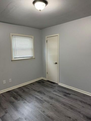 1644 E Goulson Avenue, Hazel Park, MI 48030