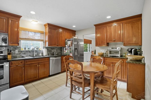 7835 Pfeiffer Road, Montgomery, OH 45242