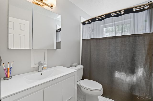 7835 Pfeiffer Road, Montgomery, OH 45242