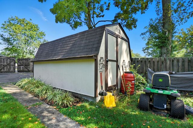 7835 Pfeiffer Road, Montgomery, OH 45242