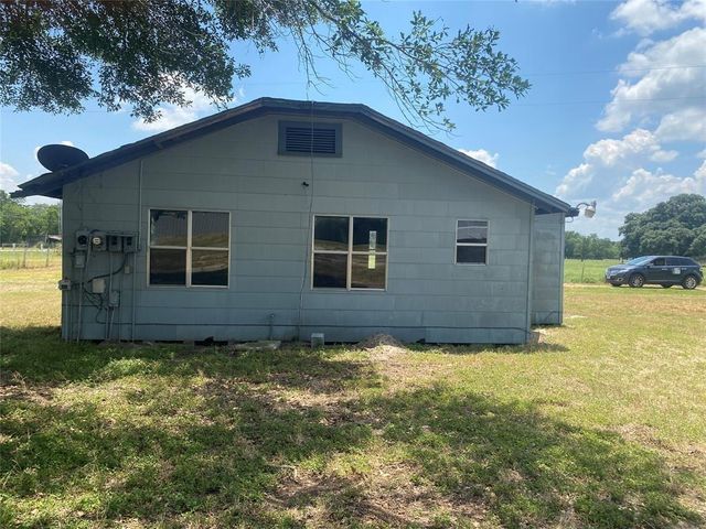 2525 Tx-159, La Grange, TX 78945