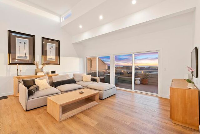 1875 Parliament Drive, Encinitas, CA 92024