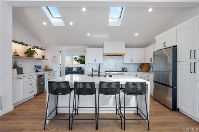 1875 Parliament Drive, Encinitas, CA 92024