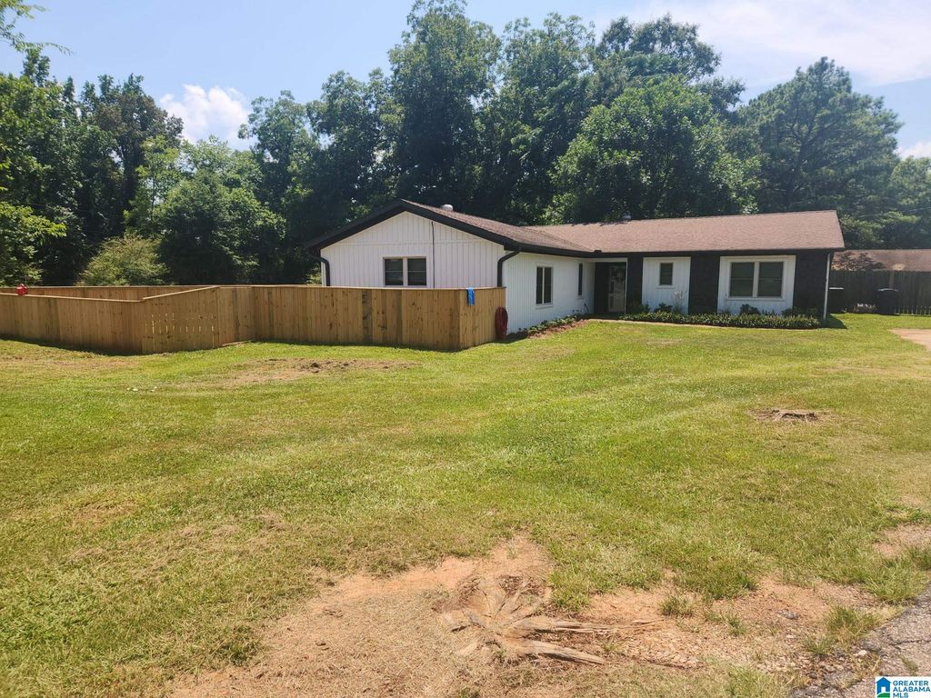 2262 SMOKEY ROAD, Alabaster, AL 35007