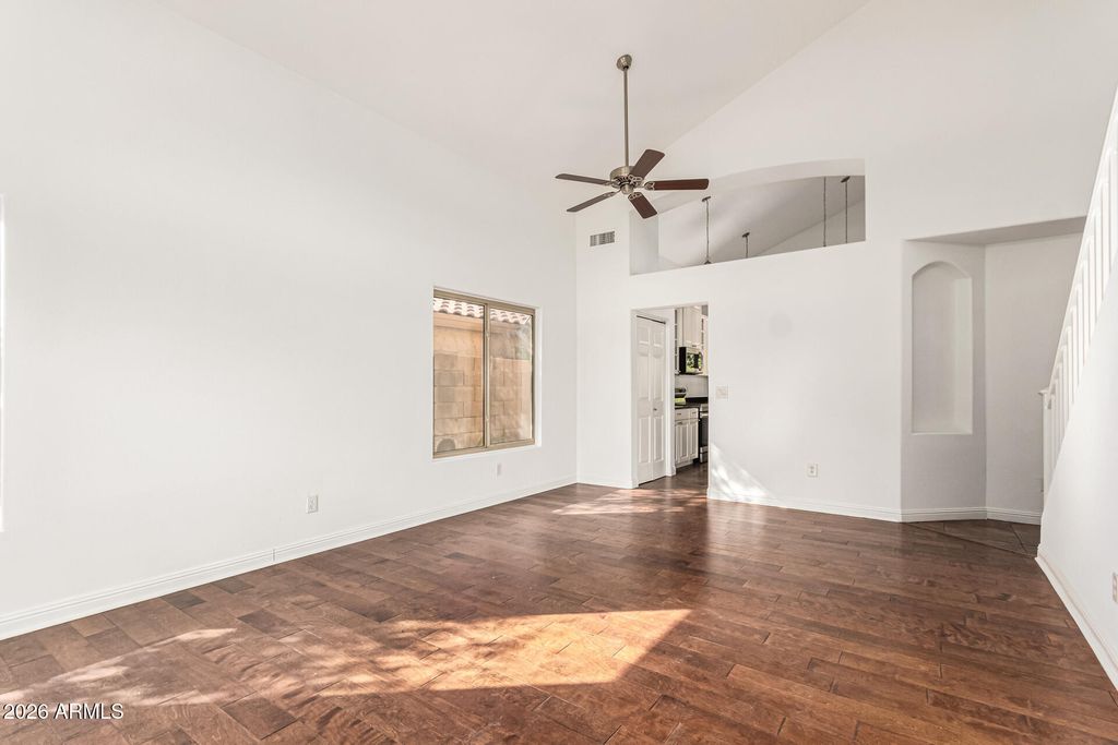 Image 12 of property listing at 1710 W HIDDENVIEW Drive, Phoenix, AZ 85045