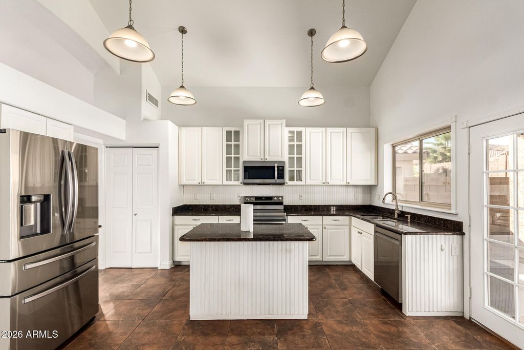 Image 17 of property listing at 1710 W HIDDENVIEW Drive, Phoenix, AZ 85045