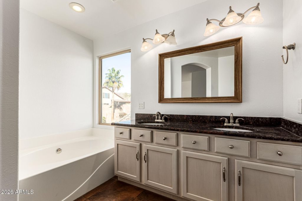 Image 23 of property listing at 1710 W HIDDENVIEW Drive, Phoenix, AZ 85045