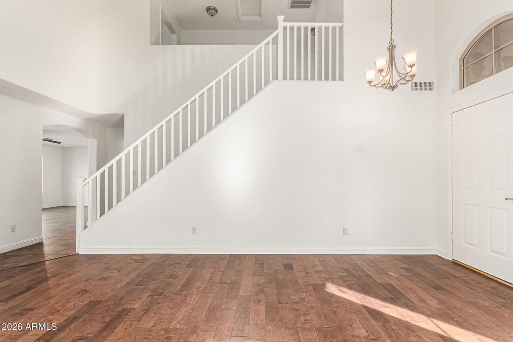 Image 8 of property listing at 1710 W HIDDENVIEW Drive, Phoenix, AZ 85045