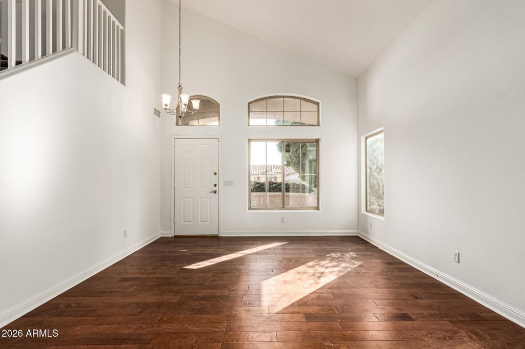 Image 9 of property listing at 1710 W HIDDENVIEW Drive, Phoenix, AZ 85045