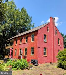 1890 MILLPORT RD, Lancaster, PA 17602