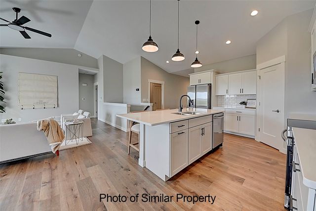 2933 Clubhouse Dr, Marion, IA 52302