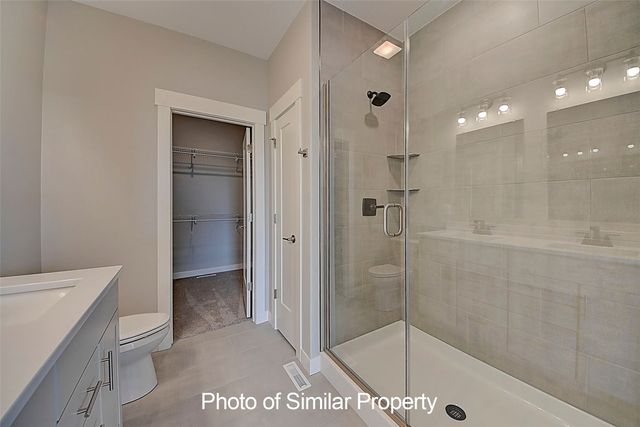 2933 Clubhouse Dr, Marion, IA 52302