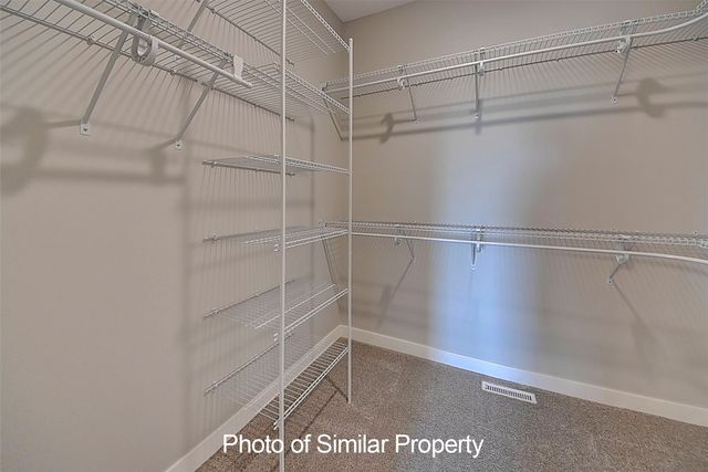 2933 Clubhouse Dr, Marion, IA 52302