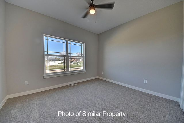 2933 Clubhouse Dr, Marion, IA 52302