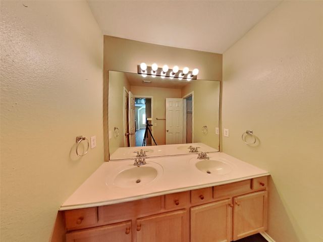 3203 Farrel Hill Street, Fresno, TX 77545