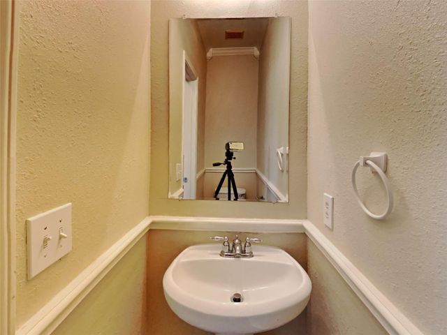 3203 Farrel Hill Street, Fresno, TX 77545