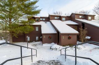 45 Kettlebrook Rd # J6, Ludlow, VT 05149