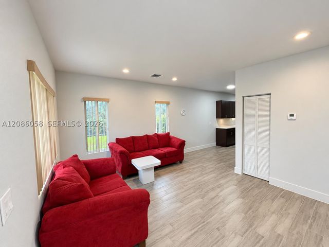 4420 NW 30th Ave, Miami, FL 33142
