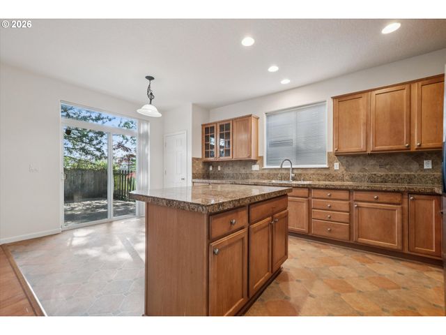 3780 Se BELLE OAK Ave, Hillsboro, OR 97123