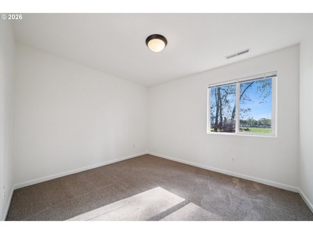 3780 Se BELLE OAK Ave, Hillsboro, OR 97123