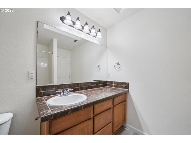 3780 Se BELLE OAK Ave, Hillsboro, OR 97123