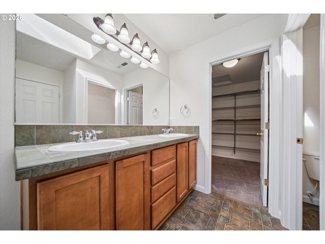 3780 Se BELLE OAK Ave, Hillsboro, OR 97123