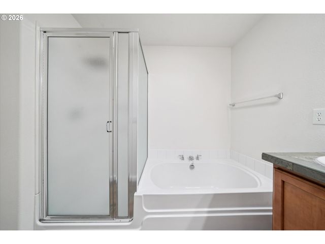3780 Se BELLE OAK Ave, Hillsboro, OR 97123