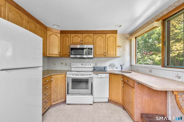 9 Lavelle Avenue, New Fairfield, CT 06812