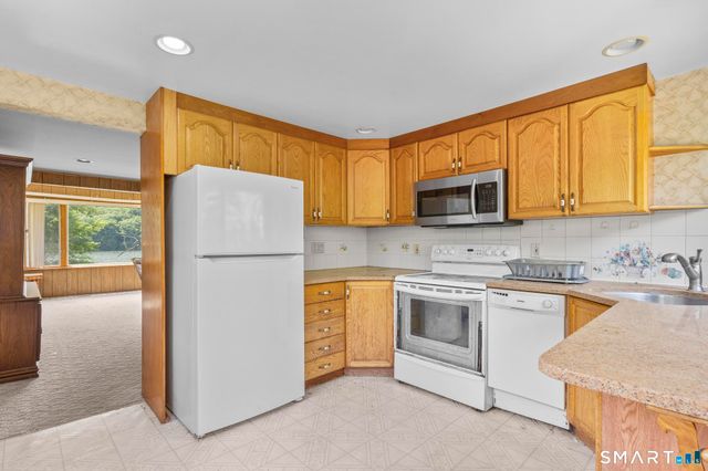 9 Lavelle Avenue, New Fairfield, CT 06812