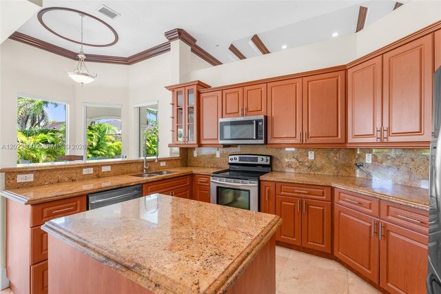 2665 NW 100th Ave, Doral, FL 33172