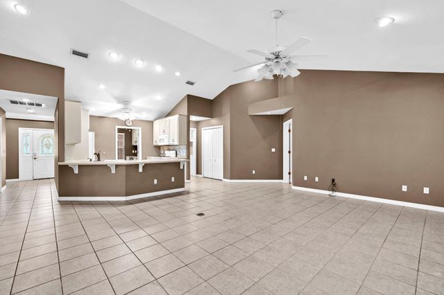 4339 Hidden Lakes Drive, Niceville, FL 32578
