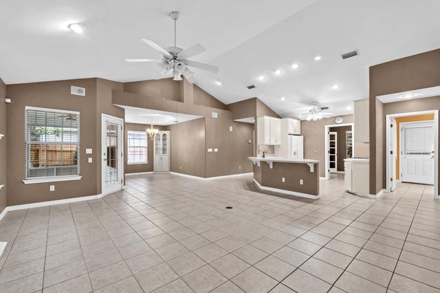 4339 Hidden Lakes Drive, Niceville, FL 32578