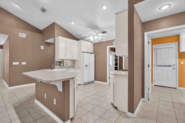 4339 Hidden Lakes Drive, Niceville, FL 32578