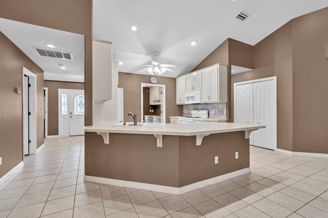 4339 Hidden Lakes Drive, Niceville, FL 32578