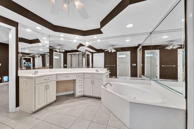 4339 Hidden Lakes Drive, Niceville, FL 32578