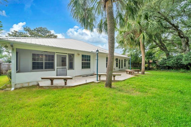 4339 Hidden Lakes Drive, Niceville, FL 32578