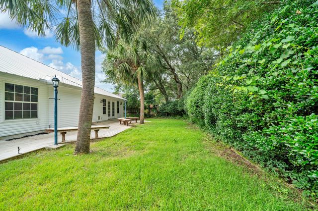 4339 Hidden Lakes Drive, Niceville, FL 32578