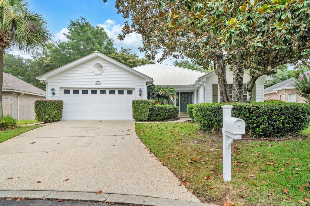4339 Hidden Lakes Drive, Niceville, FL 32578