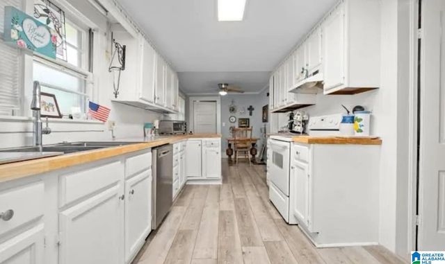 208 COLLEGE STREET E, Columbiana, AL 35051