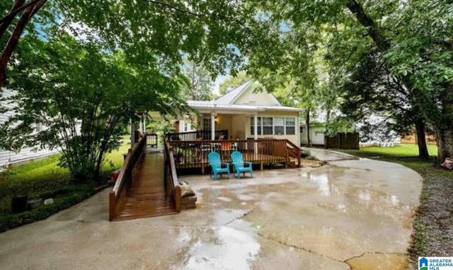 208 COLLEGE STREET E, Columbiana, AL 35051