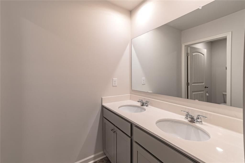 Image 32 of property listing at 4775 Burningbush Way, Cumming, GA 30040